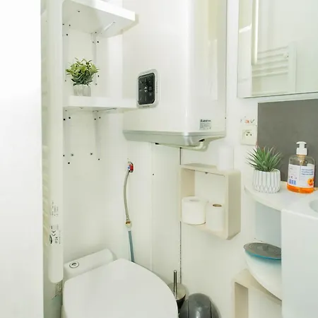 Champs Elysees & Arc De Triomphe - Cityapartmentstay Appartamento Parigi
